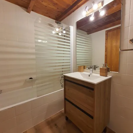 Ix Apartment *